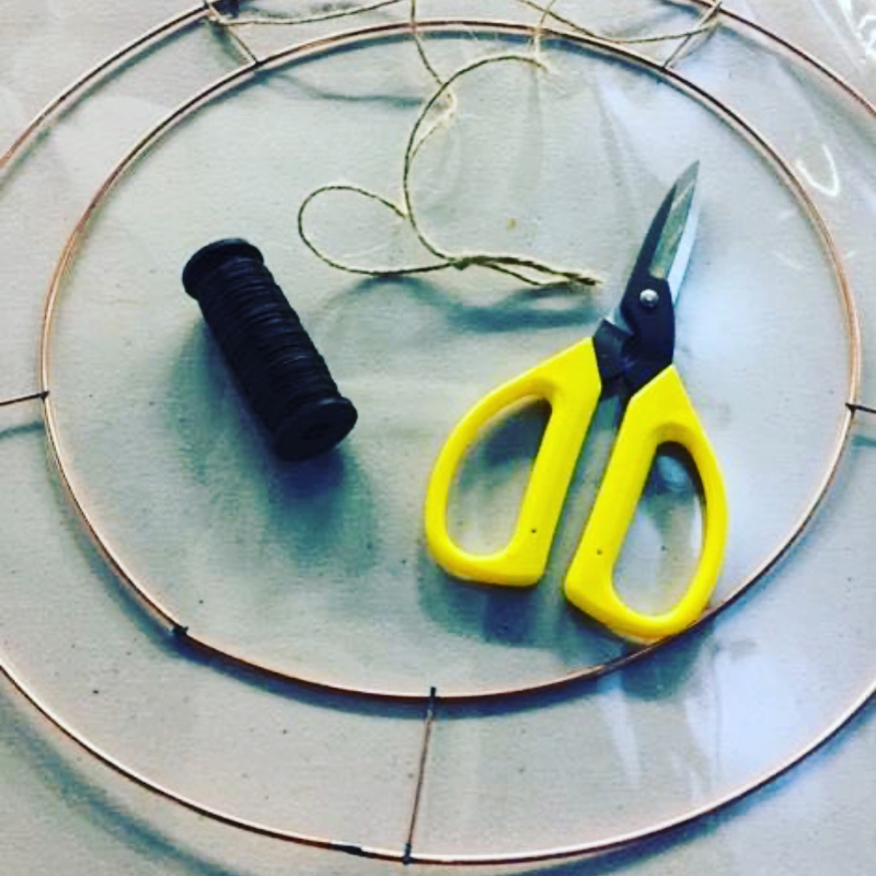 Metal wire on sale wreath frames