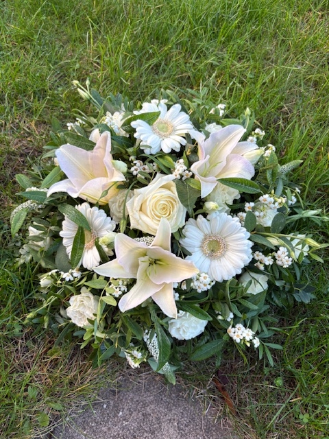 Ivory Loose Posy